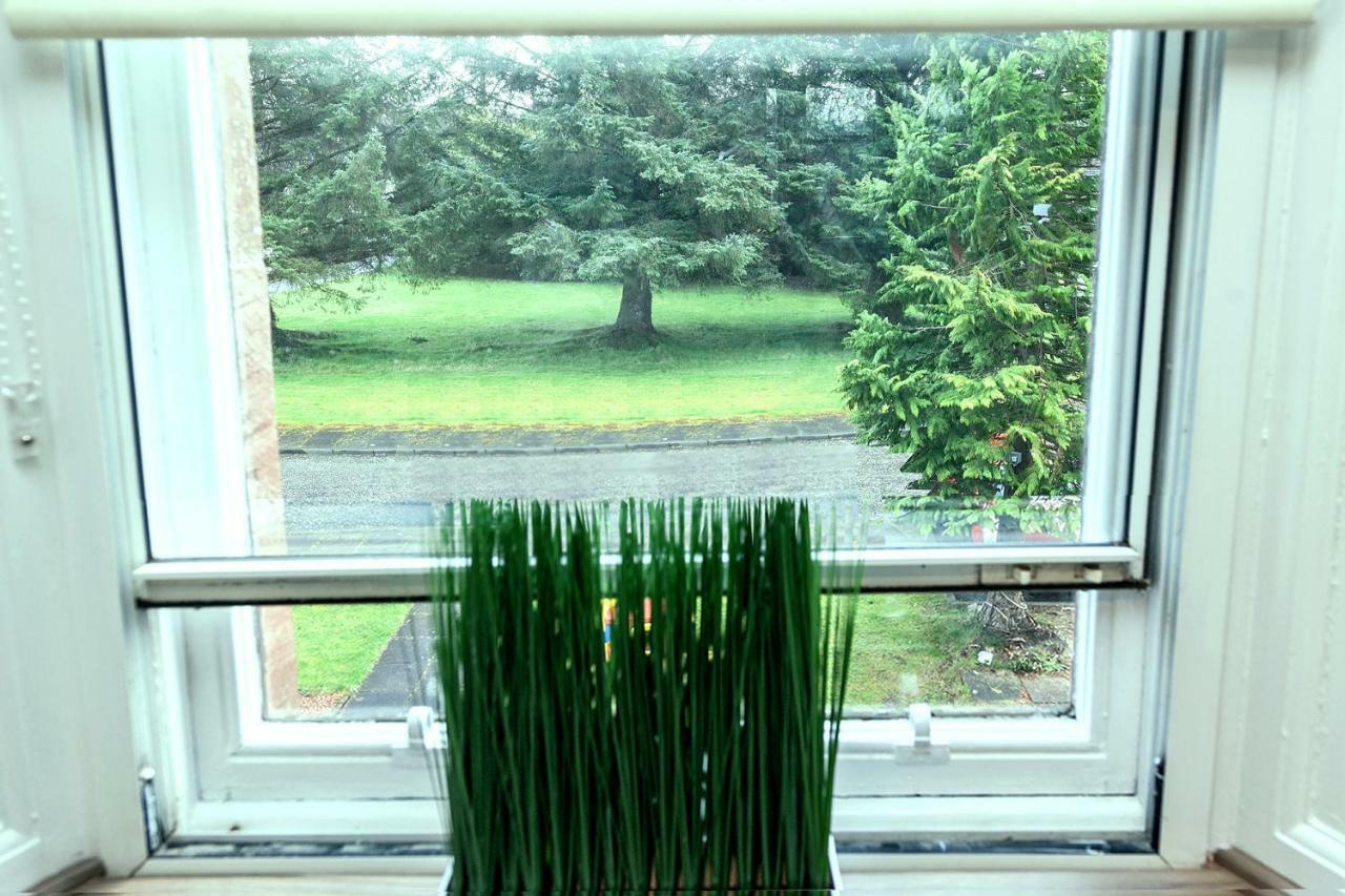Butler'S Apartment. Flat 5, Dalmore House, Helensburgh, Scotland G84 8Jp ภายนอก รูปภาพ